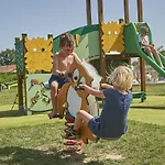 פארק נופש Domaine 4*