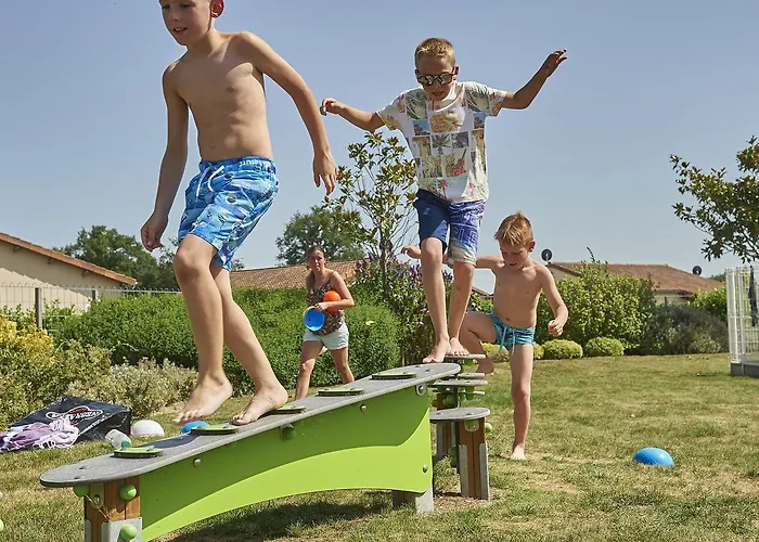 Domaine Parque de vacaciones Les Forges (Deux-Sevres)