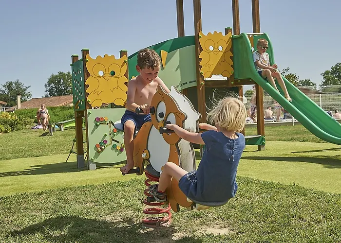 Parque de vacaciones Domaine 4*